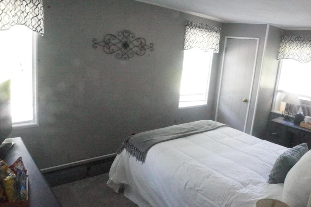 Inn The Frogtown Canadensis