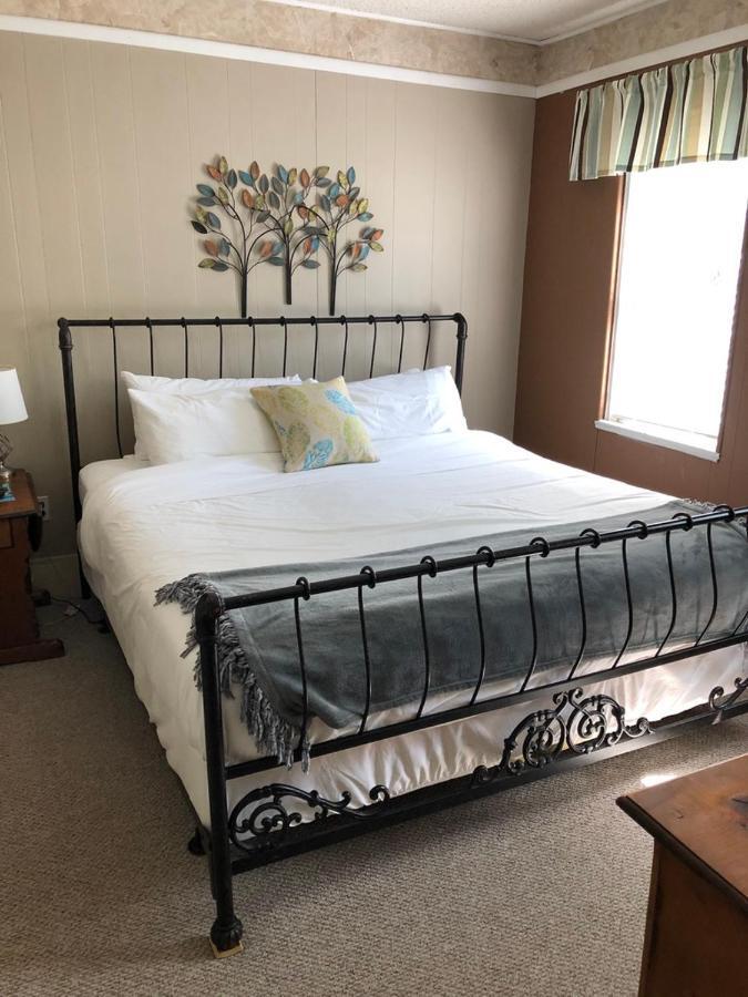 The Frogtown Inn 2*